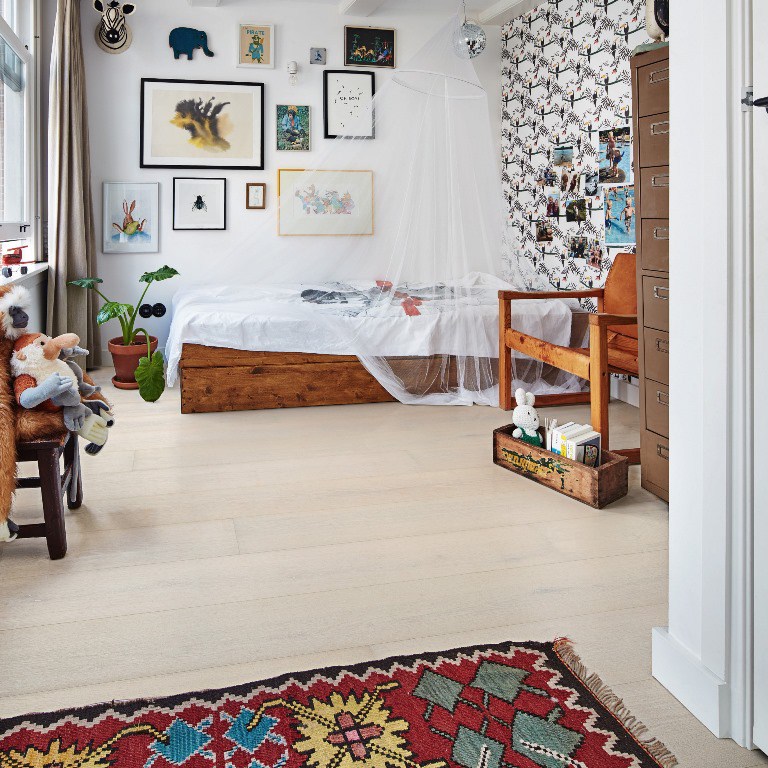 Паркетная доска Meister HD 400 Lindura Дуб Полярный белый 8737 2200×270×11 фото в интерьере